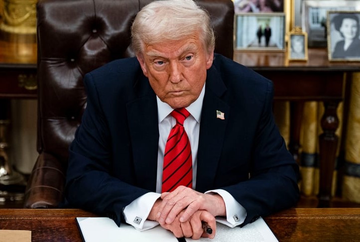 Іран висміяв заяви Трампа про переговори і контроль над Ормузькою протокою