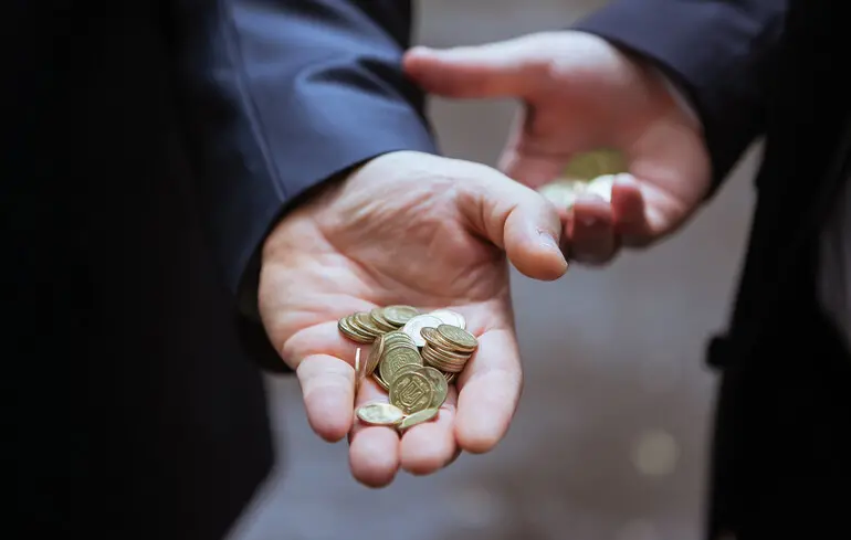 Українці за межею бідності: витрати на базові потреби майже удвічі більші за світовий рівень