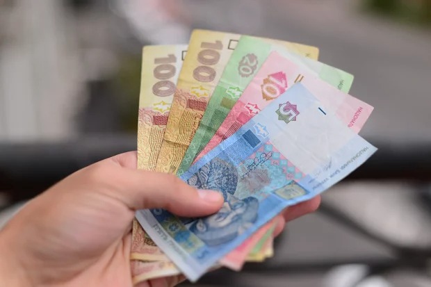 Інфляція з’їдає доходи: чому українці біднішають, попри зростання зарплат