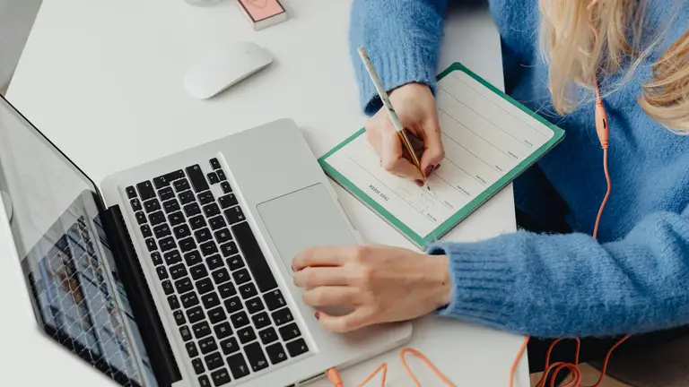 Підприємці ризикують залишитись без стажу: чому роки роботи можуть не зарахувати