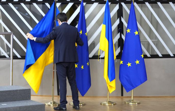 Bloomberg: ЄС може почати переговори про вступ до Нього України