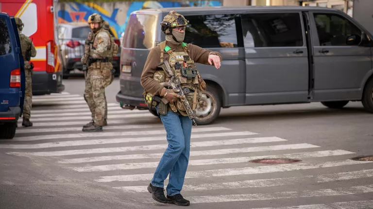 У Києві суд заарештував двох поліцейських, які кинули людей під час стрілянини