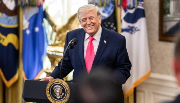 Трамп заявив, що кораблі ВМС США вперше від початку війни зайшли в Ормузьку протоку