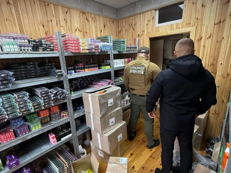 У Полтавській області викрили масштабне виробництво небезпечного алкоголю та сигарет