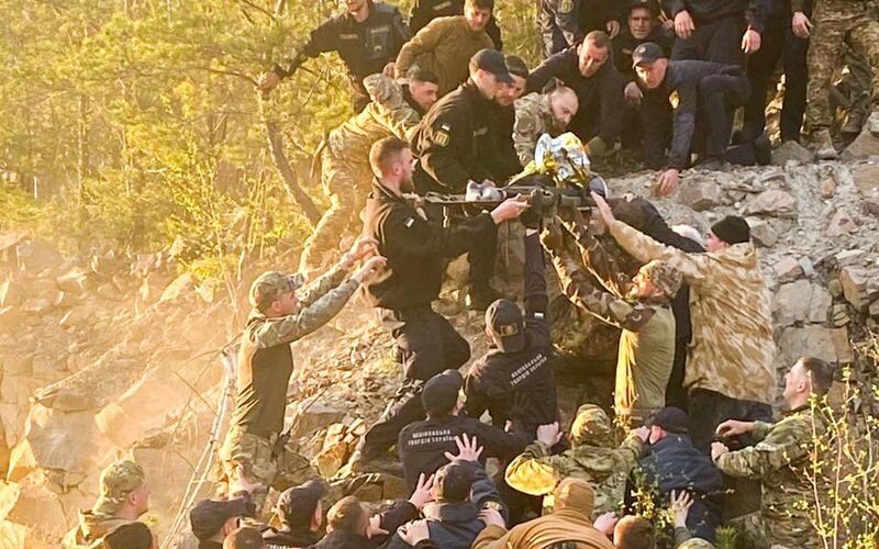 На Рівненщині врятували 10-річного хлопця, який зірвався в кар’єр