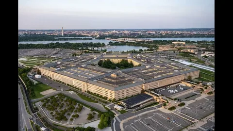 Суд США дозволив Пентагону обмежити переміщення журналістів по будівлі Міністерства