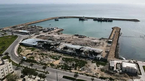 США завдали удару по іранському порту Кешм
