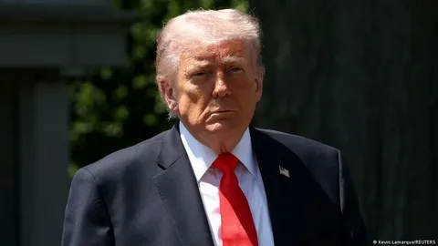 Трамп проведе закриту зустріч з розвідкою 6 травня