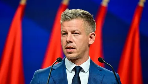 Мадяр звинуватив минає з поста прем'єра Орбана в розтраті держбюджету