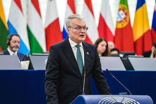 Президент Литви закликав збивати порушують повітряний простір БПЛА