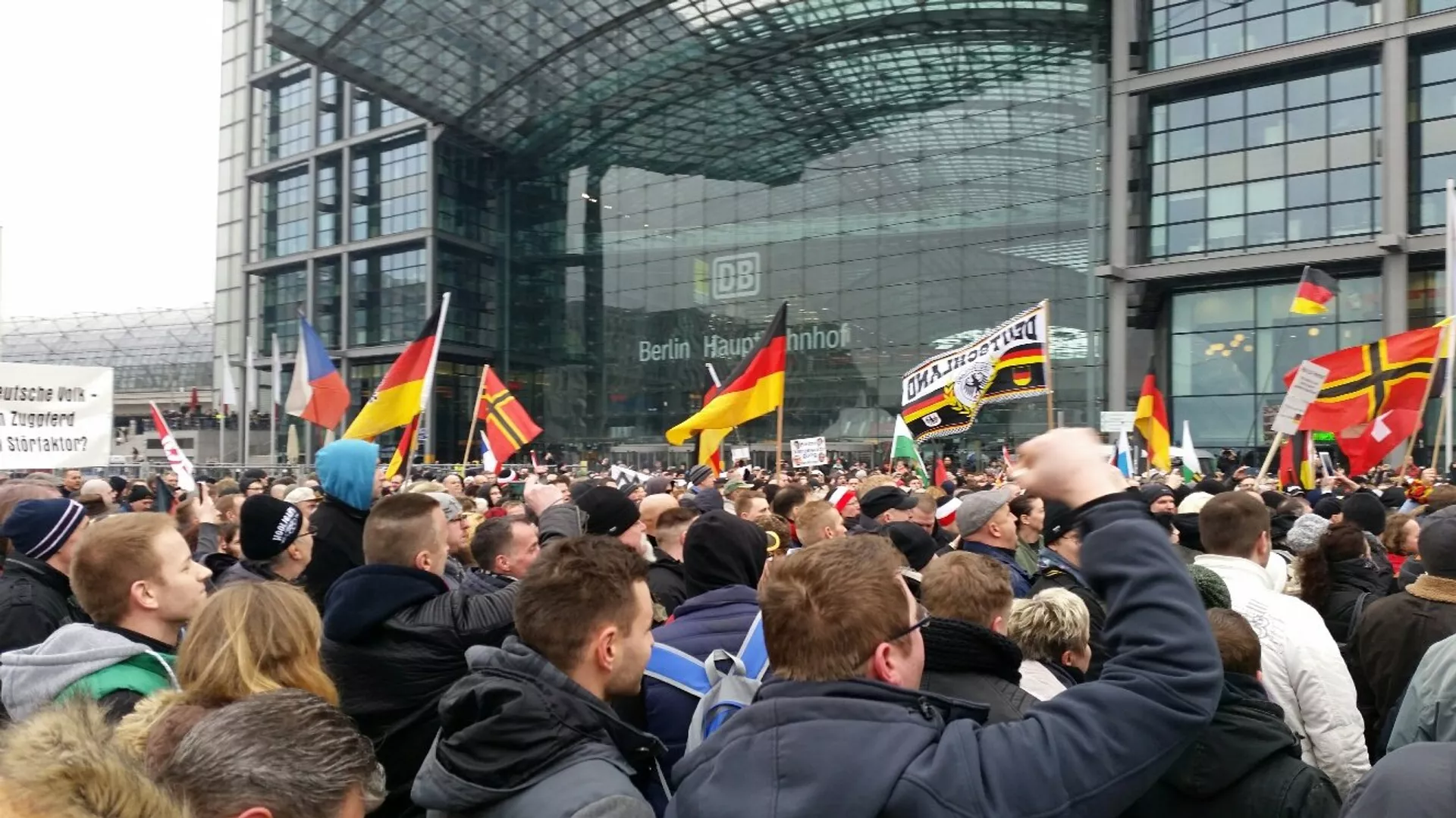 У Берліні тисячі німців вийшли на протест проти скорочення соцвитрат