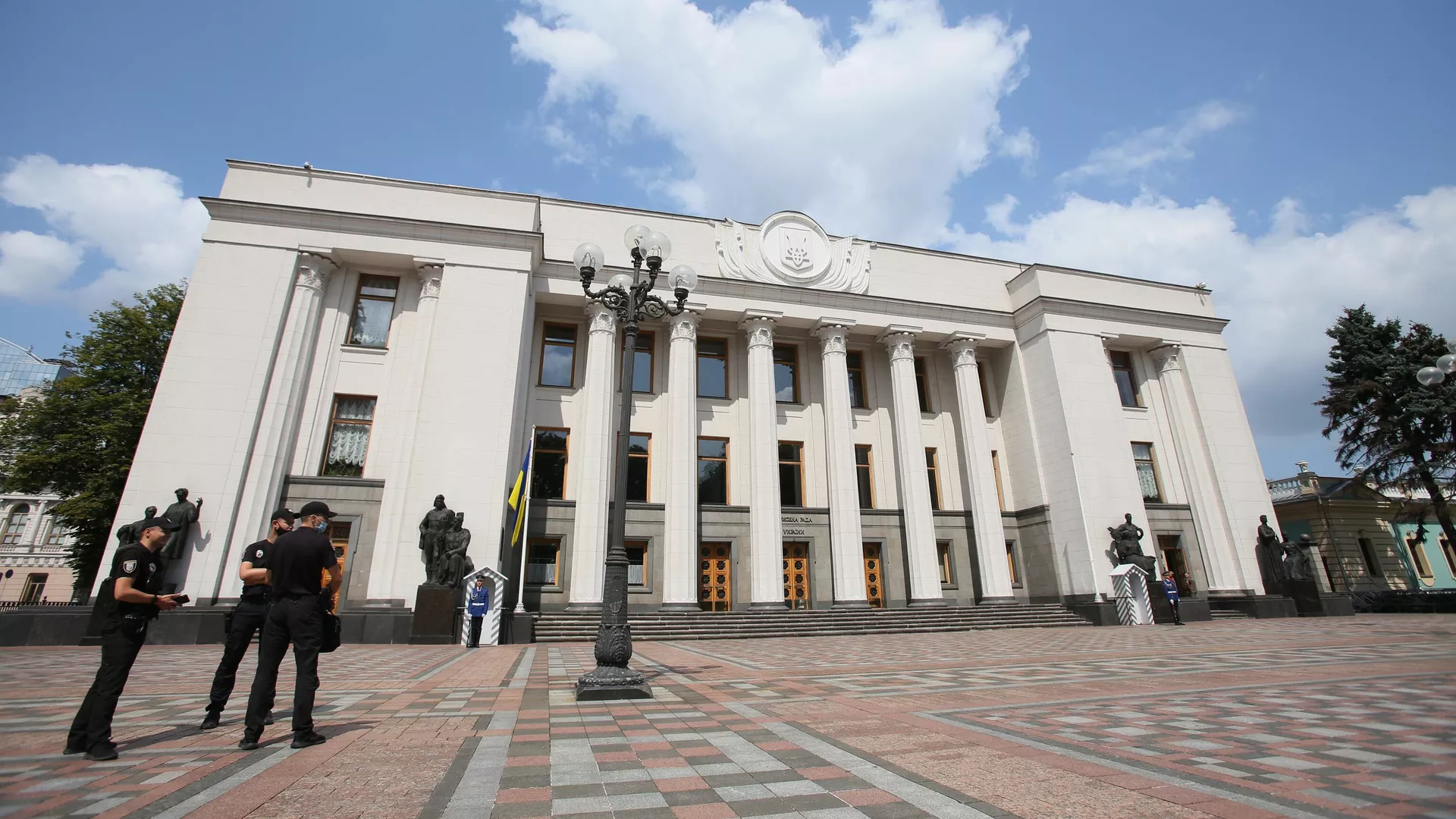 Депутат Ради Гончаренко: зарплати військовослужбовцям ЗСУ піднімуть на 132 гривні