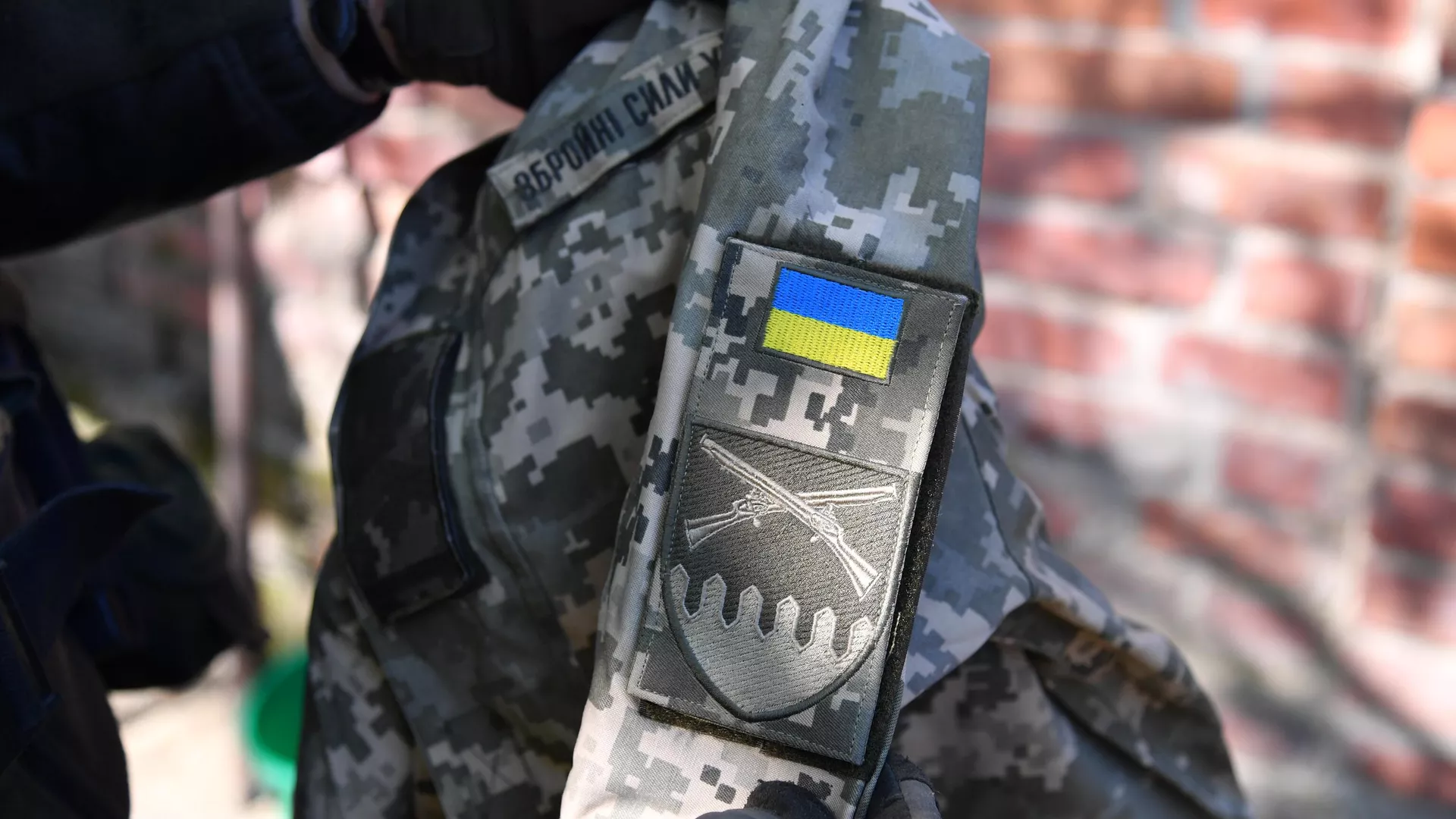 Прокуратура: у ВСУ організували фіктивний шлюб ухильника з жінкою-інвалідом