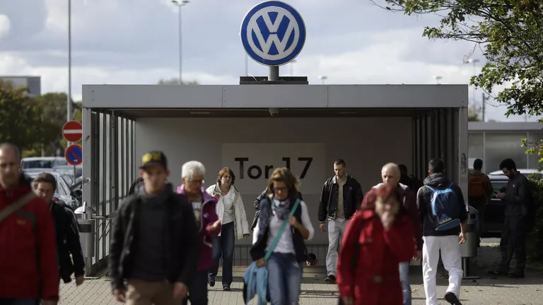 Volkswagen скоротить 19 тисяч осіб