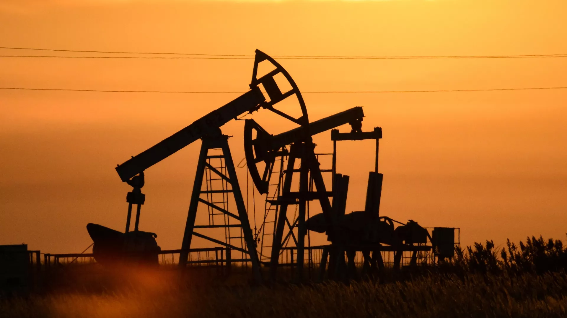 Вартість нафти Brent і WTI опустилася до рекордного рівня з початку березня