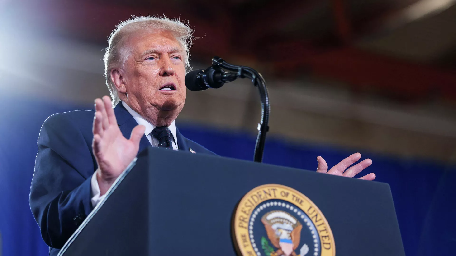 Трамп: США зроблять "невелику зупинку" на Кубі на шляху з Ірану