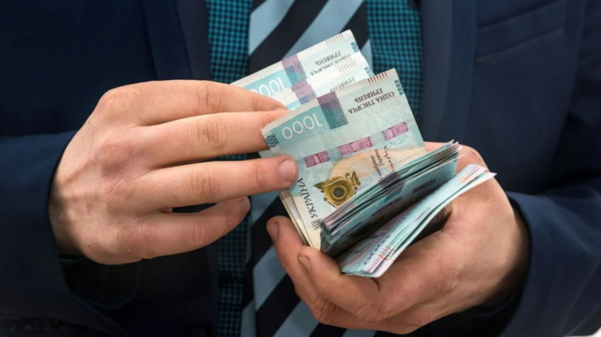 Мінфін оновив дані про зарплати держслужбовців: у центральних органах середня виплата перевищила 60 тис гривень