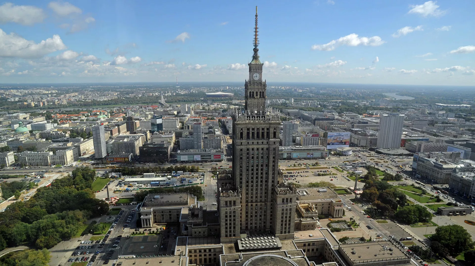 МВС Польщі заявило про зрівняння українців у правах з іншими іноземцями