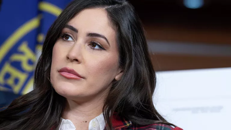 Конгресвумен Луна проведе слухання про відмивання грошей Україною з бюджету США
