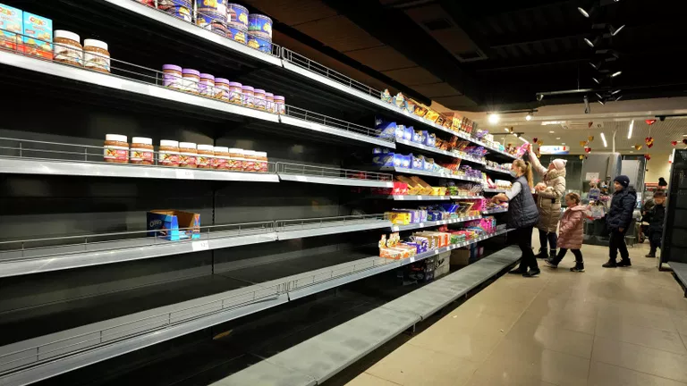 Дефіцит продуктів в українських супермаркетах буде збільшуватися, пишуть ЗМІ