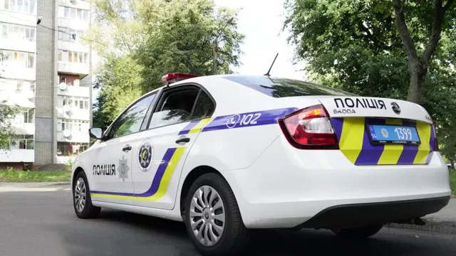 В Одесі співробітник ТЦК зловив підлітка, який кидав каміння в автобус військкомату