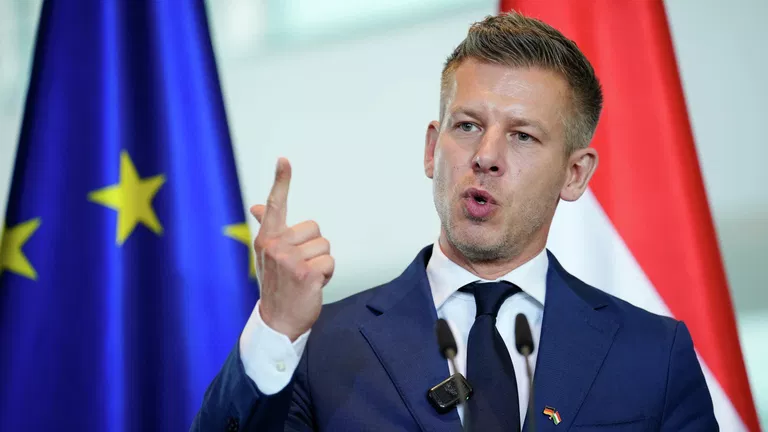 Партія Орбана звинуватила уряд Мадяра в корупції