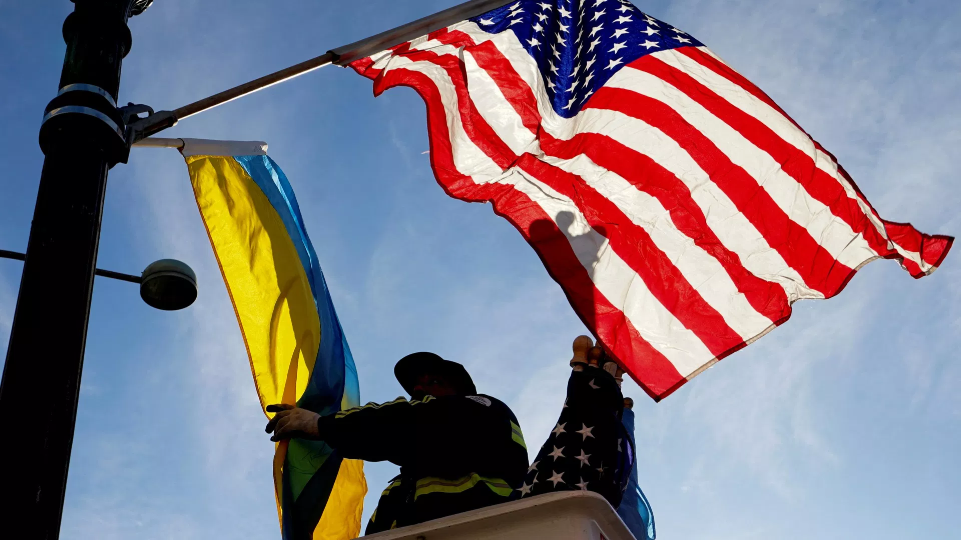 США не є головним джерелом допомоги Києву, заявив екс-помічник Буша