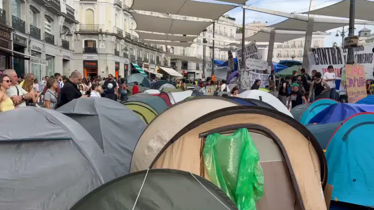 Суд Мадрида відмовився знести табір протестувальників, передають ЗМІ